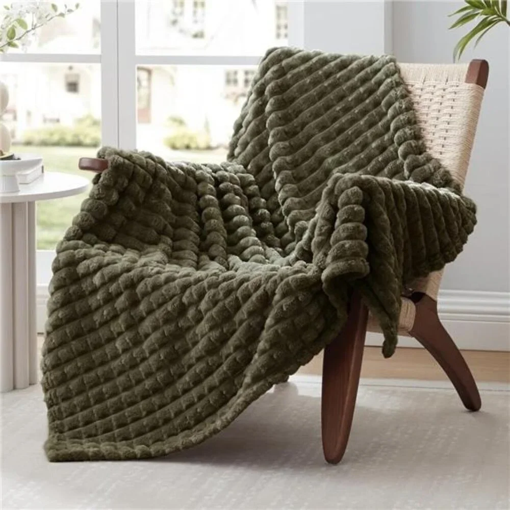 NEW West Elm Boho Dark Green Sherpa Ultra Soft Throw Blanket Bedding - 60